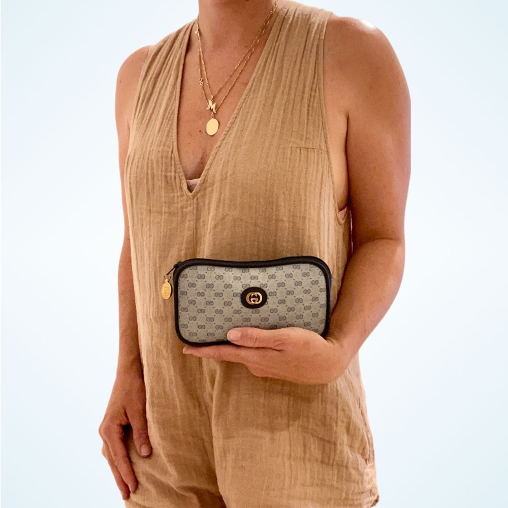 Authentic vintage Gucci clutch bag purse